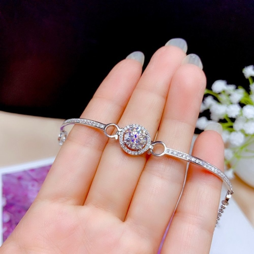 Certified 1ct. t.w. Moissanite Diamond Halo Bar Circle Bracelet NEW - Picture 5 of 15